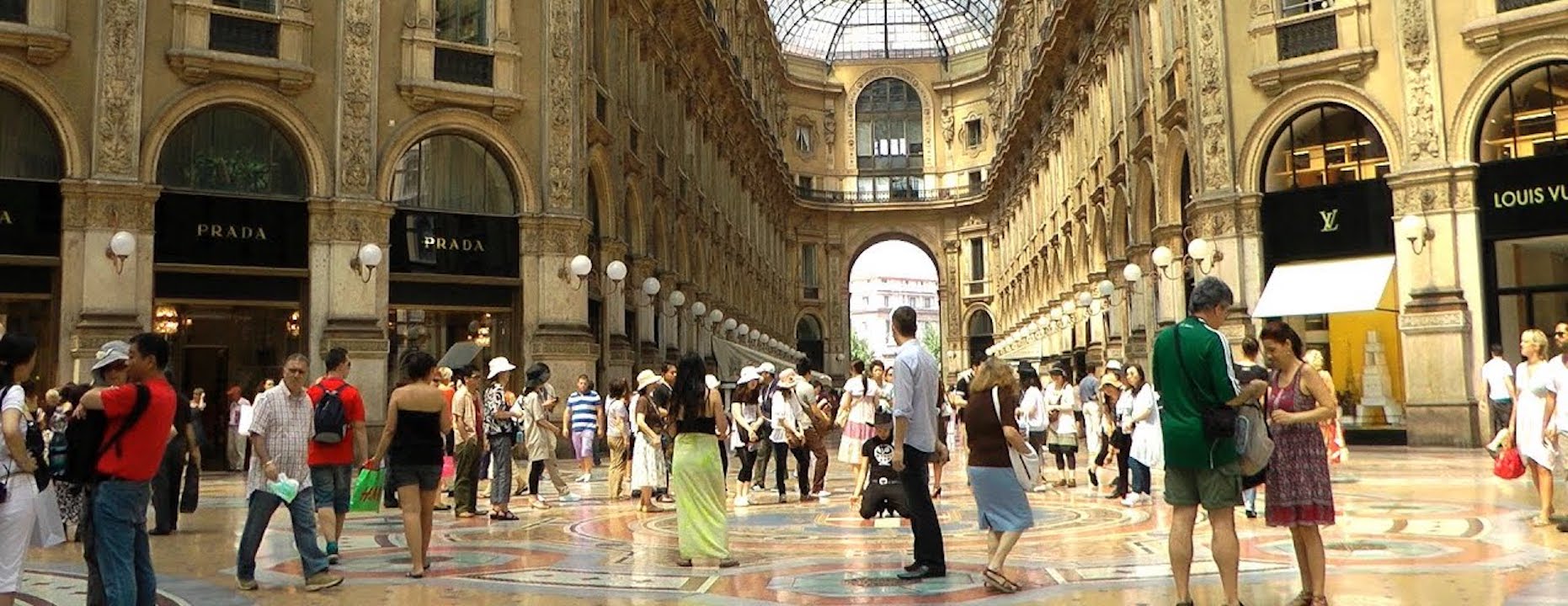 4 Days Milan shopping and experience the Michellin starred restaurant , Premium packages / Italy    